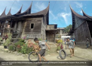 Menikmati Keindahan Kampung Adat Sarugo