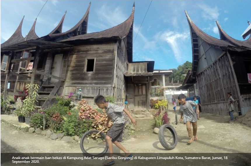 Menikmati Keindahan Kampung Adat Sarugo