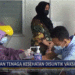 Puluhan Tenaga Kesehatan Disuntik Vaksin