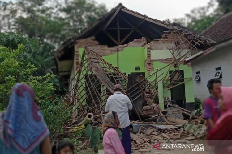 Korban Meninggal Akibat Gempa Malang Berjumlah 8 Orang
