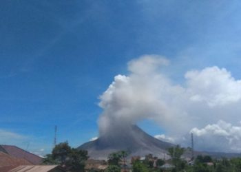 Gunung Sinabung Dua Kali Erupsi Luncurkan Abu Vulkanik 2 Km