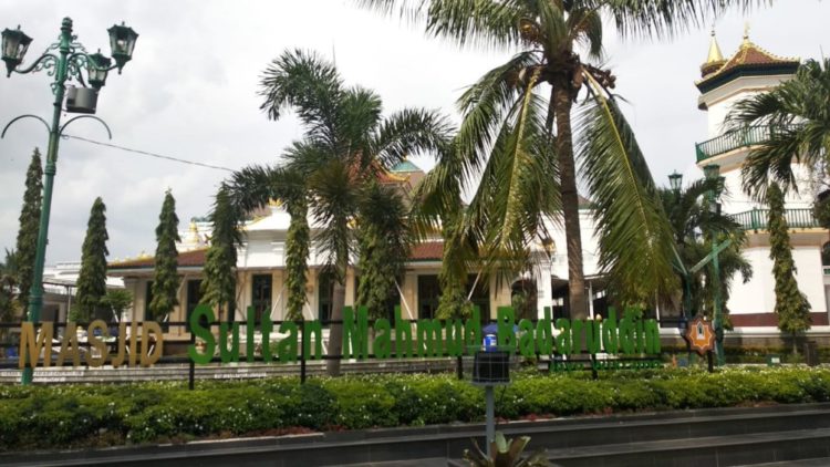 Masjid Agung Palembang Persingkat Waktu Salat Tarawih