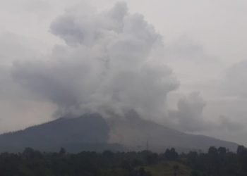 BPBD Karo Sebut Luncuran Awan Panas Sinabung Teramati Sejauh 500 Meter