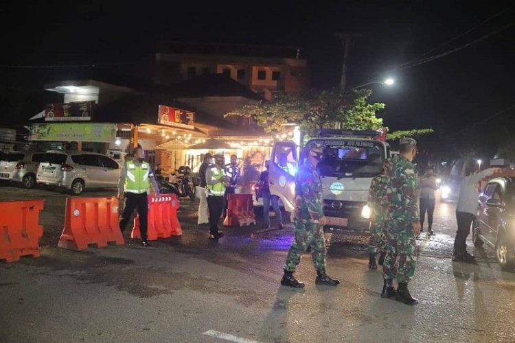 Polisi Sekat 8 Ruas Jalan di Palembang