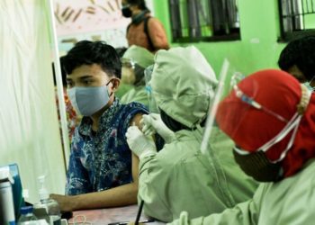 Remaja Padang Diperbolehkan Ikut Vaksinasi