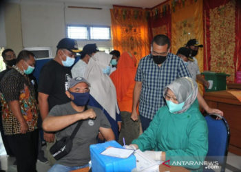 Sumbar Mulai Kehabisan Vaksin Covid-19