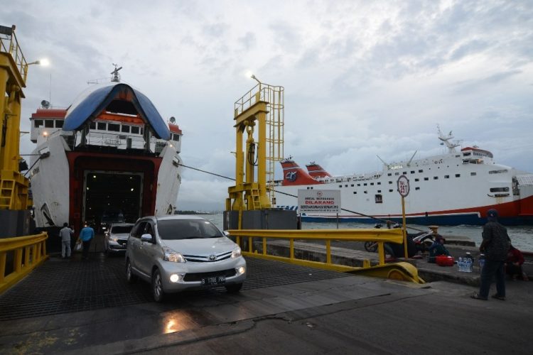 Ratusan Kendaraan Diputar Balik di Pelabuhan Merak