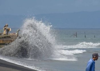 Waspada Gelombang Tinggi 6 Meter di Sejumlah Perairan Indonesia