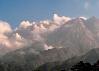 Merapi Luncurkan 20 Kali Awan Panas Selama Sepekan