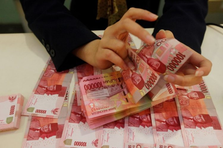 Melambat, Simpanan Dana Masyarakat di Bank Capai Rp6.708,3 Triliun