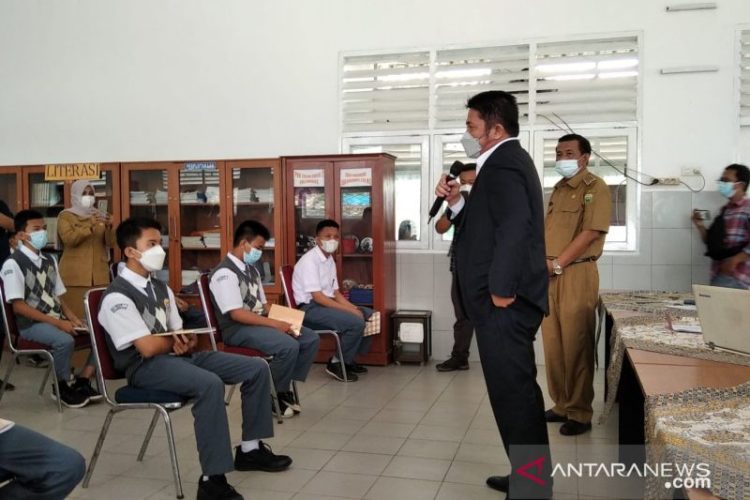 Gubernur Sumsel Minta Guru Tingkatkan Kemampuan Teknologi Digital