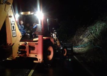 Longsor, Jalan di Lahat Macet Total