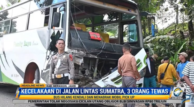 Bus dan Pikap Tabrakan di Jalinsum Jambi, 3 Orang Tewas