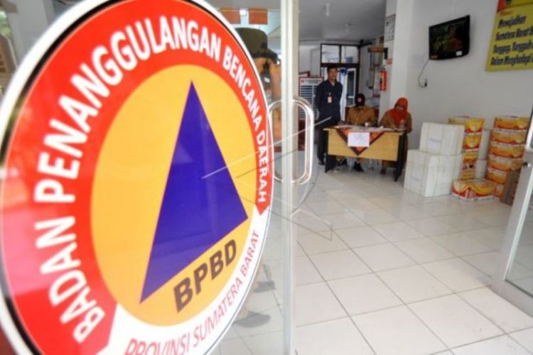 Warga Sumbar Kumpulkan 7 Ton Rendang untuk Warga Terdampak Semeru