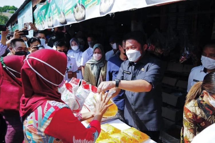 Harga Minyak Goreng di Pasar Tradisional Palembang Masih Tinggi
