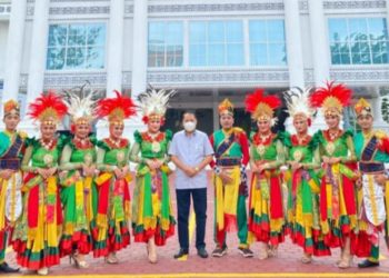 Tari Seni dan Budaya Mahasiswa UMSU Juara 1 di Itailia