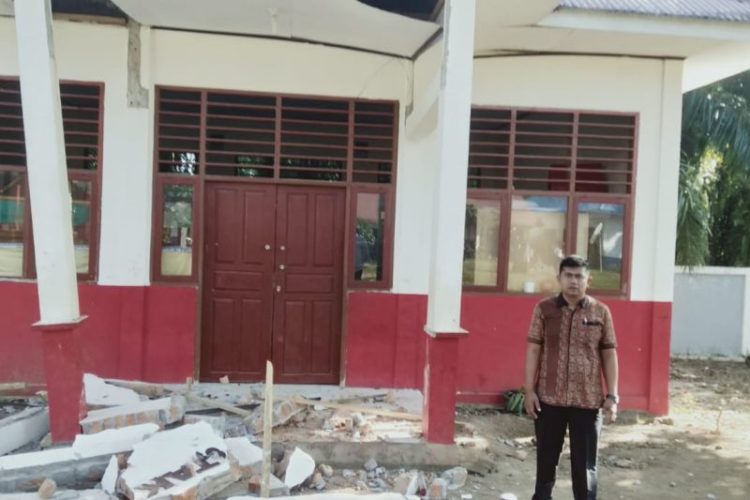 Bangunan rusak akibat gempa bermagnitudo 6,2 di Pasaman Barat yang dipicu  Sesar Sumatra. (Foto:Medcom)