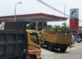 Anteran Kedaraan Mengular di SPBU Aceh Baray untuk Mengisi Solar