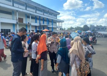 Antre Minyak Berdesakan di Lubuk Linggau, OP Dibatalkan