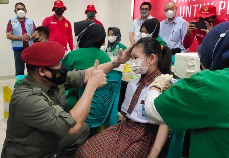 Binda Riau Gelar Vaksinasi Percepat Pembentukan Kekebalan Kelompok