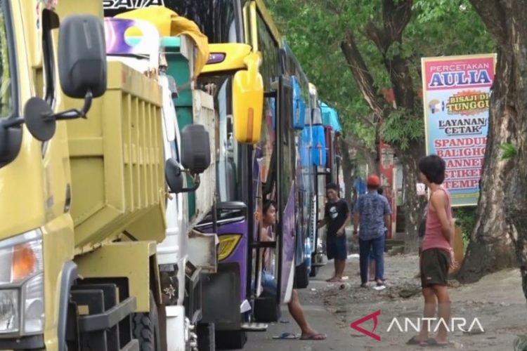 SPBU Palembang Diminta Siapkan Petugas Atur Antrean Beli Solar