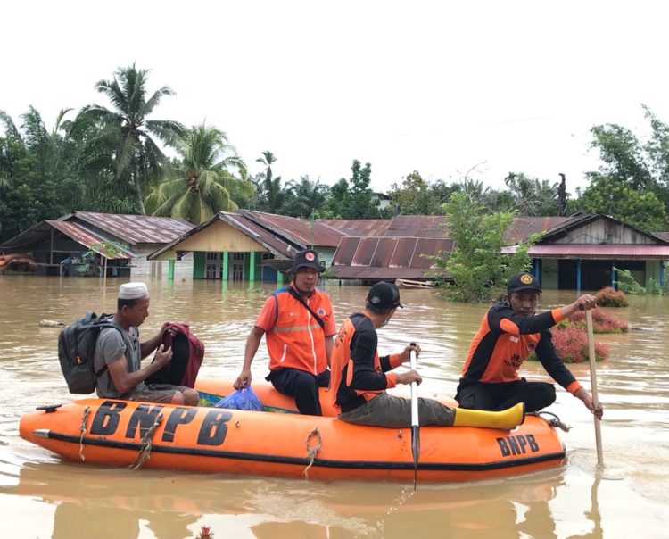 Banjir 1,5 Meter Genangi Jalintim Palembang-Betung