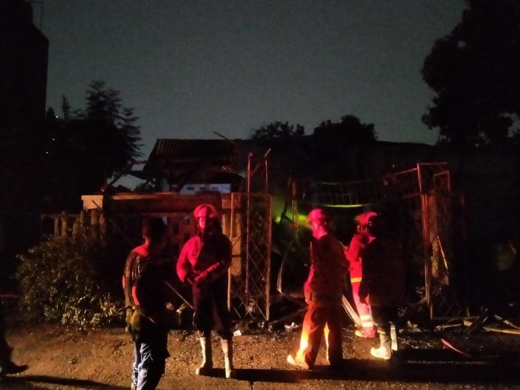 Petasan Sambar Besin, Enam Rumah Hangus Terbakar