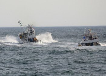 Tiga Nelayan Terombang-ambing di Selat Malaka