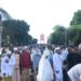 Warga Palembang Antusias Salat Id di Jembatan Ampera
