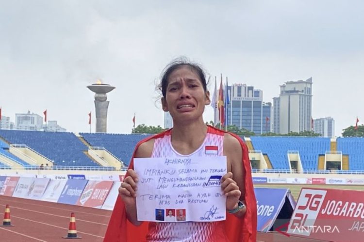 Pelari Odekta Elvina Naibaho Sumbang Emas Marathon Putri di SEA Games