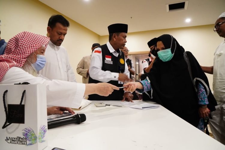 Jemaah Haji Asal Aceh Terima Wakaf Habib Bugak Rp6 Juta per Orang