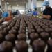 Dua Karyawan Mars Jatuh ke Tangki Penuh Cokelat