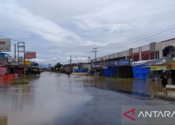 Tergenang Banjir, Jalan Lintas di Bengku Ditutup Sementara 