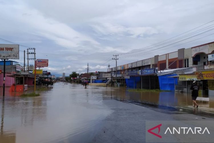 Tergenang Banjir, Jalan Lintas di Bengku Ditutup Sementara