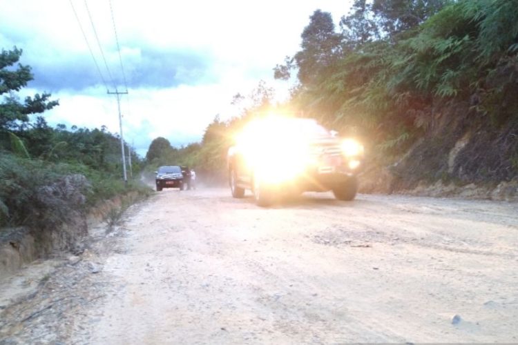 Sumbar Bakal Bangun Jalan Tembus ke Riau