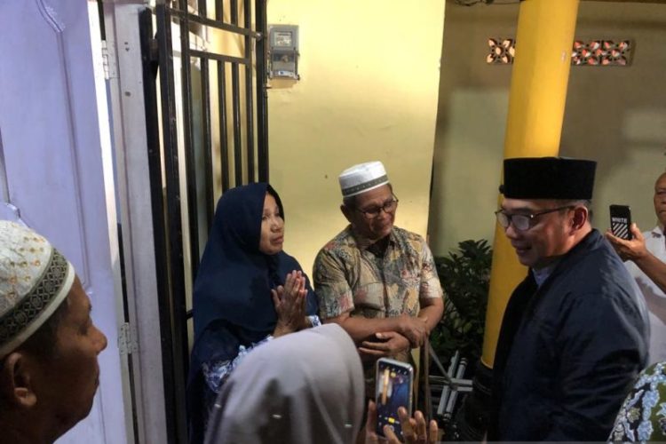 Empati, Ridwan Kamil Sambangi Rumah Pelajar Korban Tenggelam di Kota Padang
