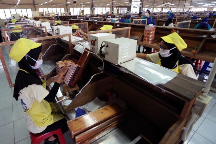 37 Perusahaan Dapat Penghargaan Terapkan Gerakan Pekerja Perempuan Sehat