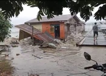 Gelombang dan Angin Kencang Rusak Rumah Warga di Lingga