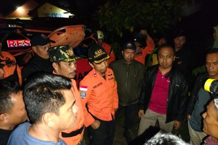 Tim SAR Evakuasi 14 Komunitas Motor yang Tersesat di Kawasan Hutan