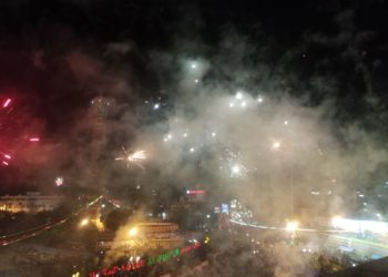 Dilarang, Pesta Kembang Api di Bundaran Lungsir dan Tugu Adipura Semarak 