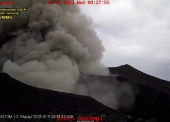 Warga Agam Diminta Jauhi Gunung Marapi Sejauh Radius 3 Km