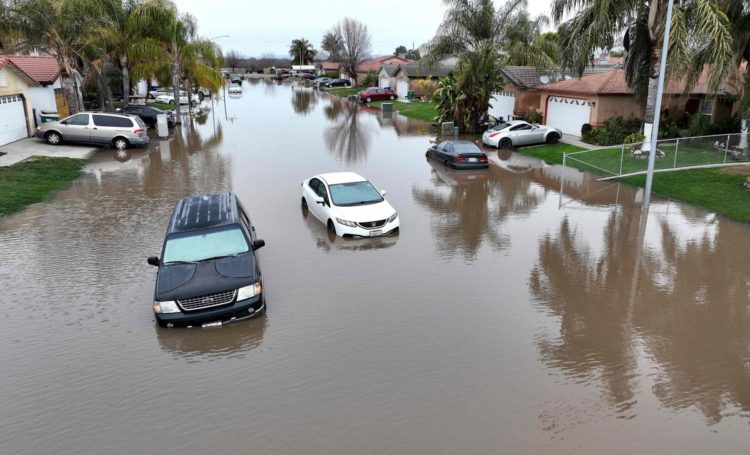 California Siap Hadapi Badai Susulan