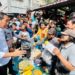 Tinjau Pasar di Dumai, Presiden Jokowi Bagikan Bantuan