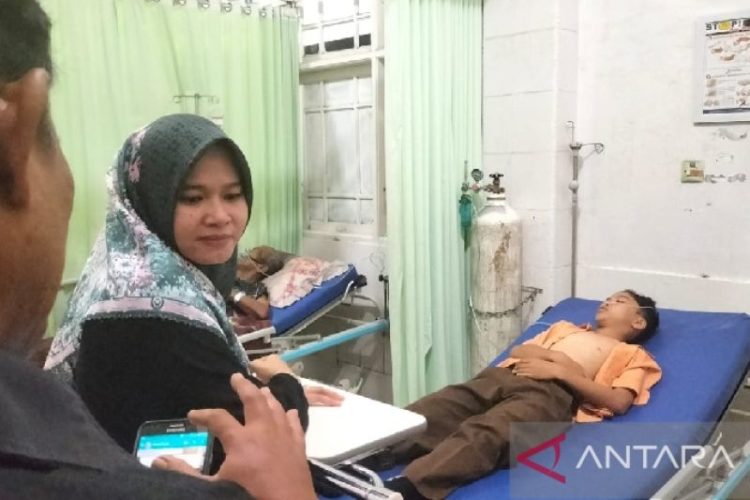 7 Siswa SD Keracunan Oplosan Permen dengan Minuman Kemasan