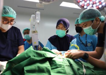 Operasi Pemisahan Kembar Siam Berhasil Dijalani Tim Dokter RSUDAM Lampung