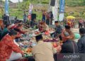 Masyarakat Bangka Perang Ketupat Sambut Ramadan