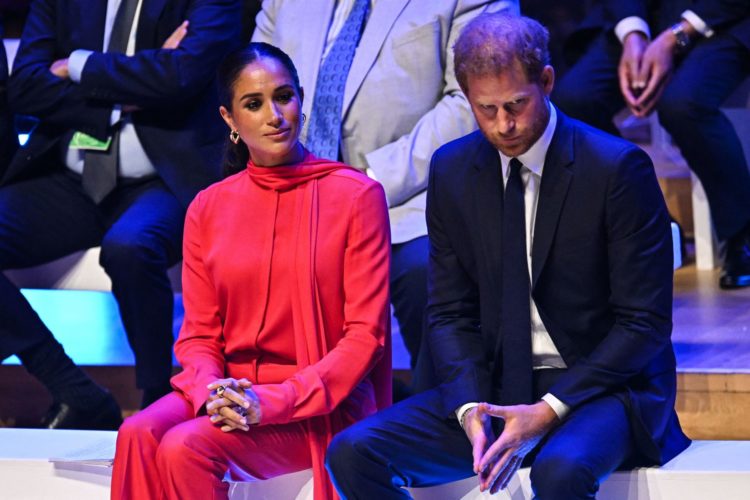 Kerajaan Inggris Usir Pangeran Harry dan Megan