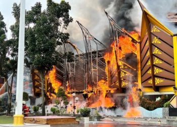 Kebakaran Hanguskan Mal Pelayanan Publik Pekanbaru