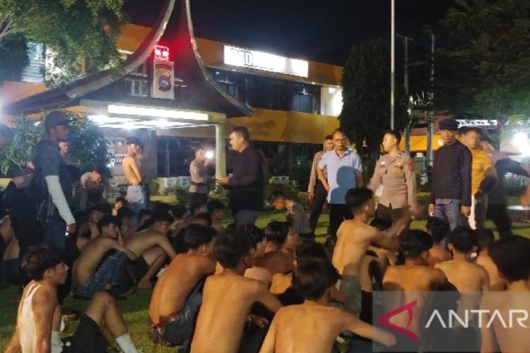 Hendak Tawuran, 52 Remaja Digiring ke Polres Padang