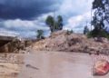 Babel Keruk Alur Kapal Nelayan di Sungai Jelitik